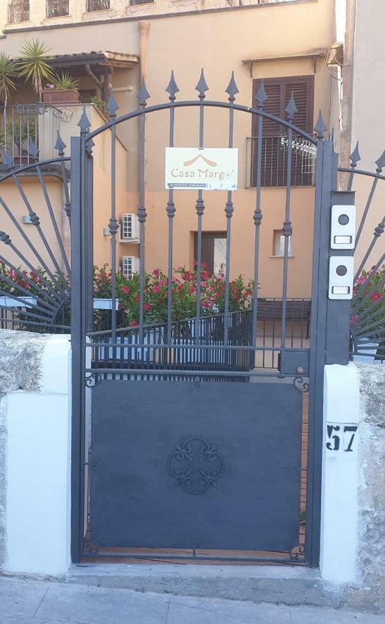Casa Margo Hotell Monreale Exteriör bild